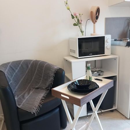 Studio De 14M2 Dans Une Maison Cagnes-sur-Mer Buitenkant foto