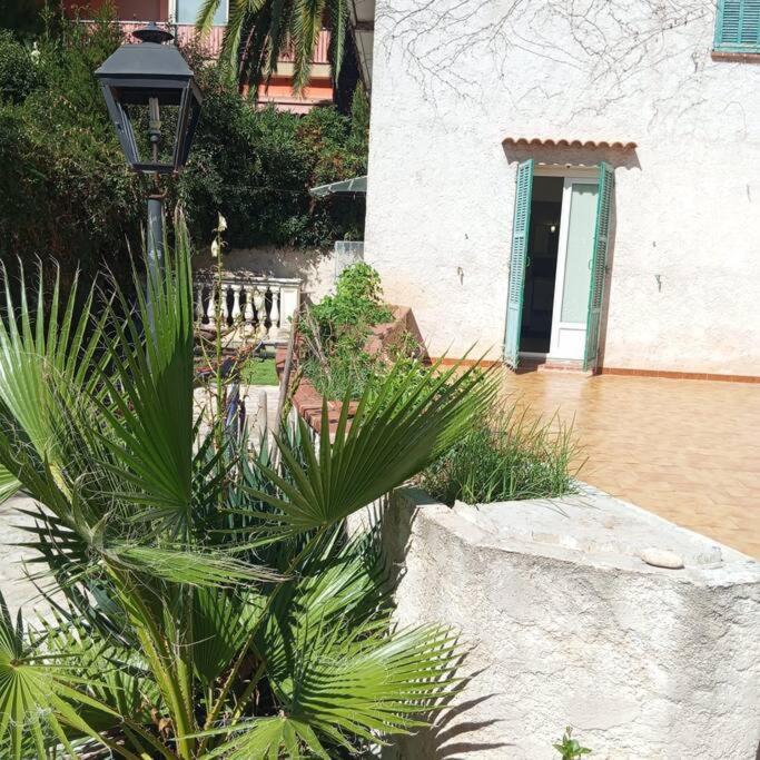 Studio De 14M2 Dans Une Maison Cagnes-sur-Mer Buitenkant foto