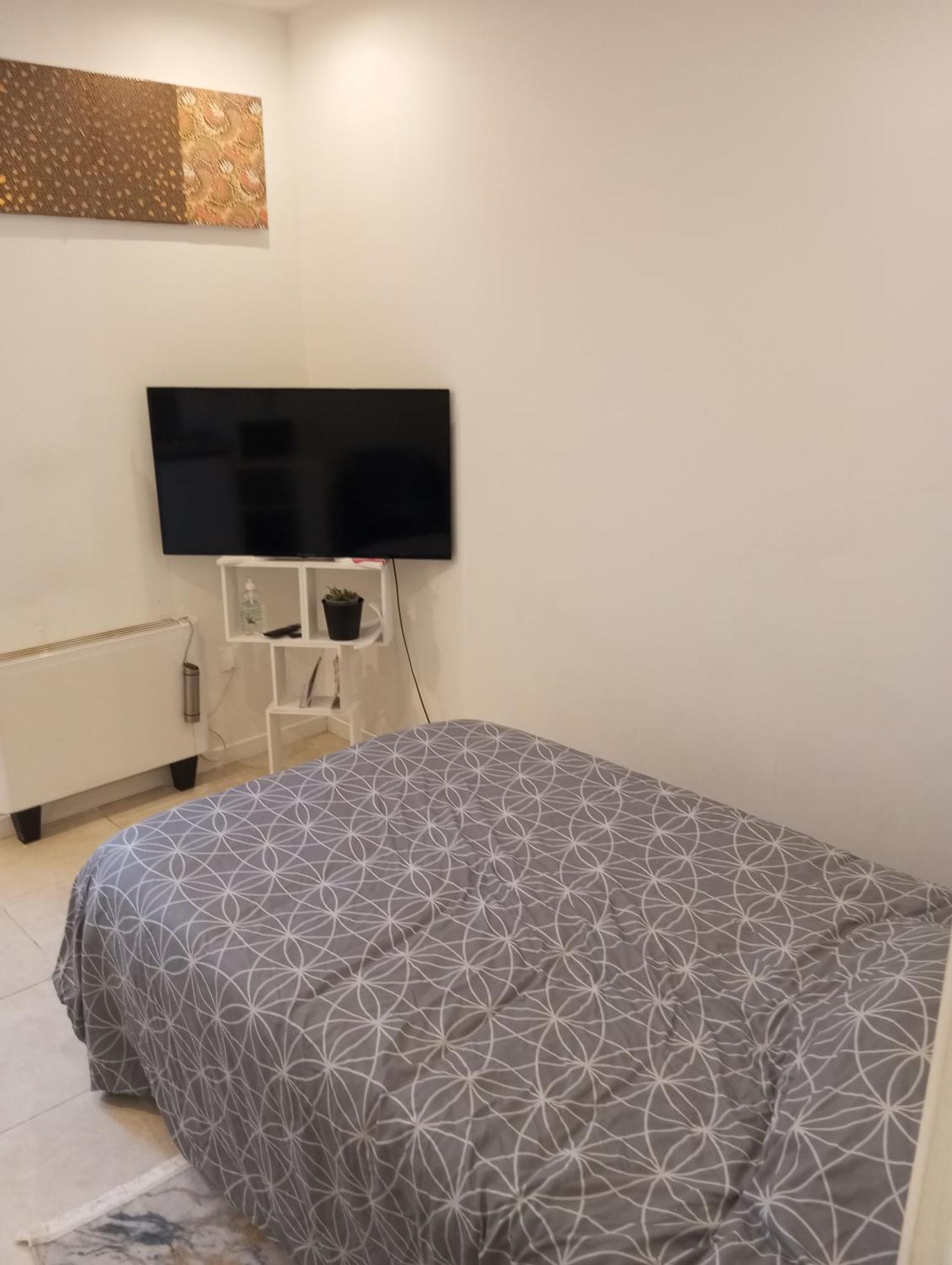 Studio De 14M2 Dans Une Maison Cagnes-sur-Mer Buitenkant foto